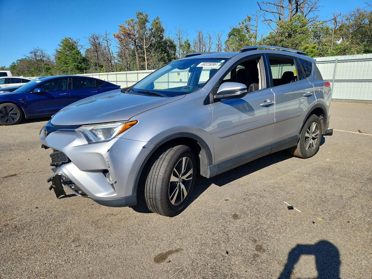 2018 TOYOTA RAV4 XLE | JTMRFREV8JD237554 | UPCARS