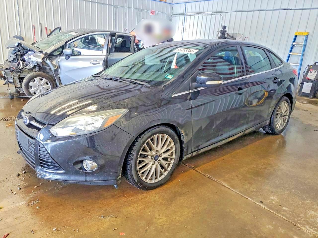 2014 FORD FOCUS TITANIUM | 1FADP3J23EL275789 | UPCARS