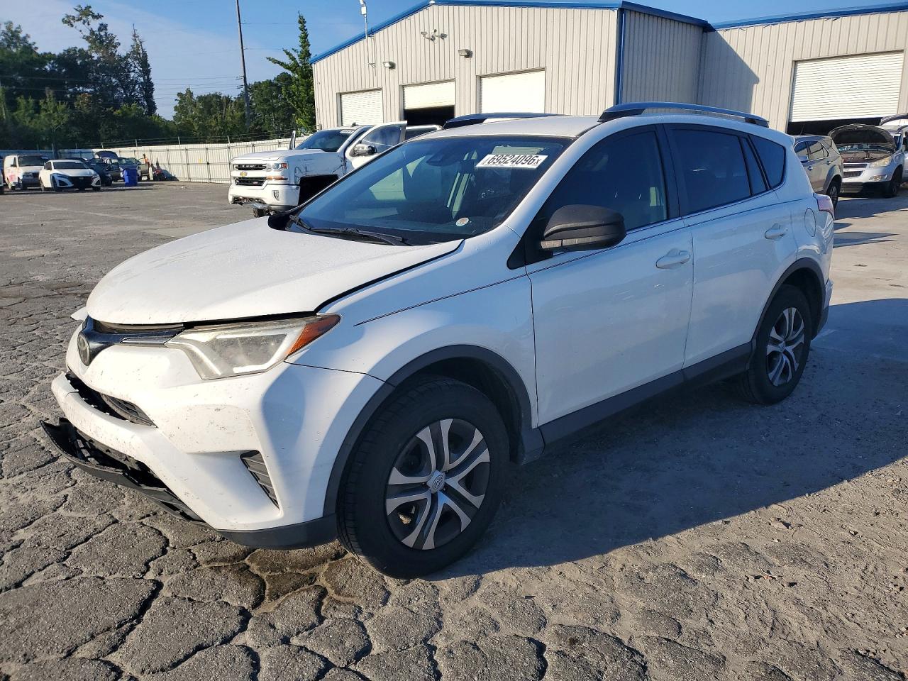2017 TOYOTA RAV4 LE | JTMZFREV1HJ143527 | UPCARS