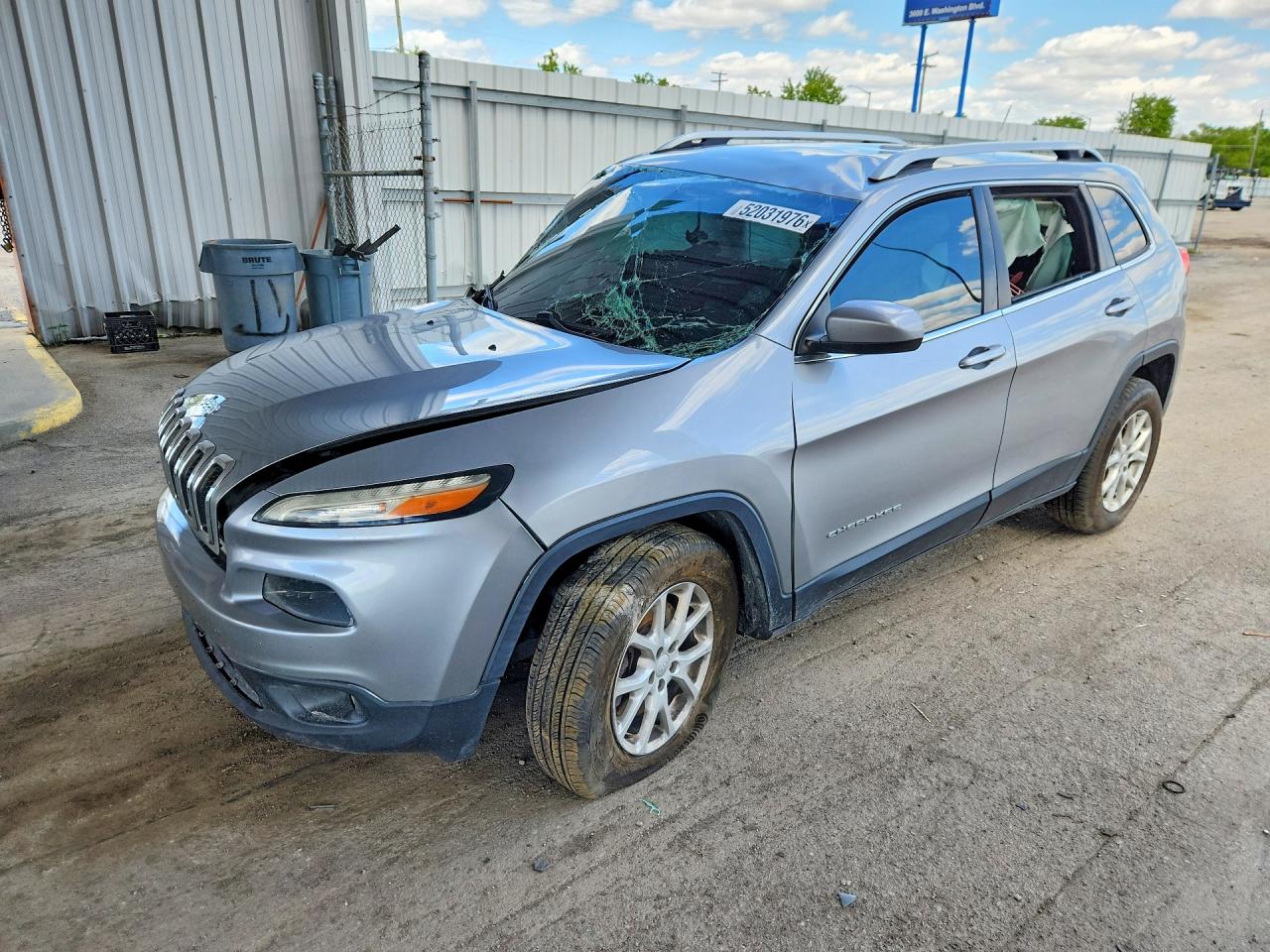 2015 JEEP CHEROKEE LATITUDE | 1C4PJLCB7FW790669 | UPCARS