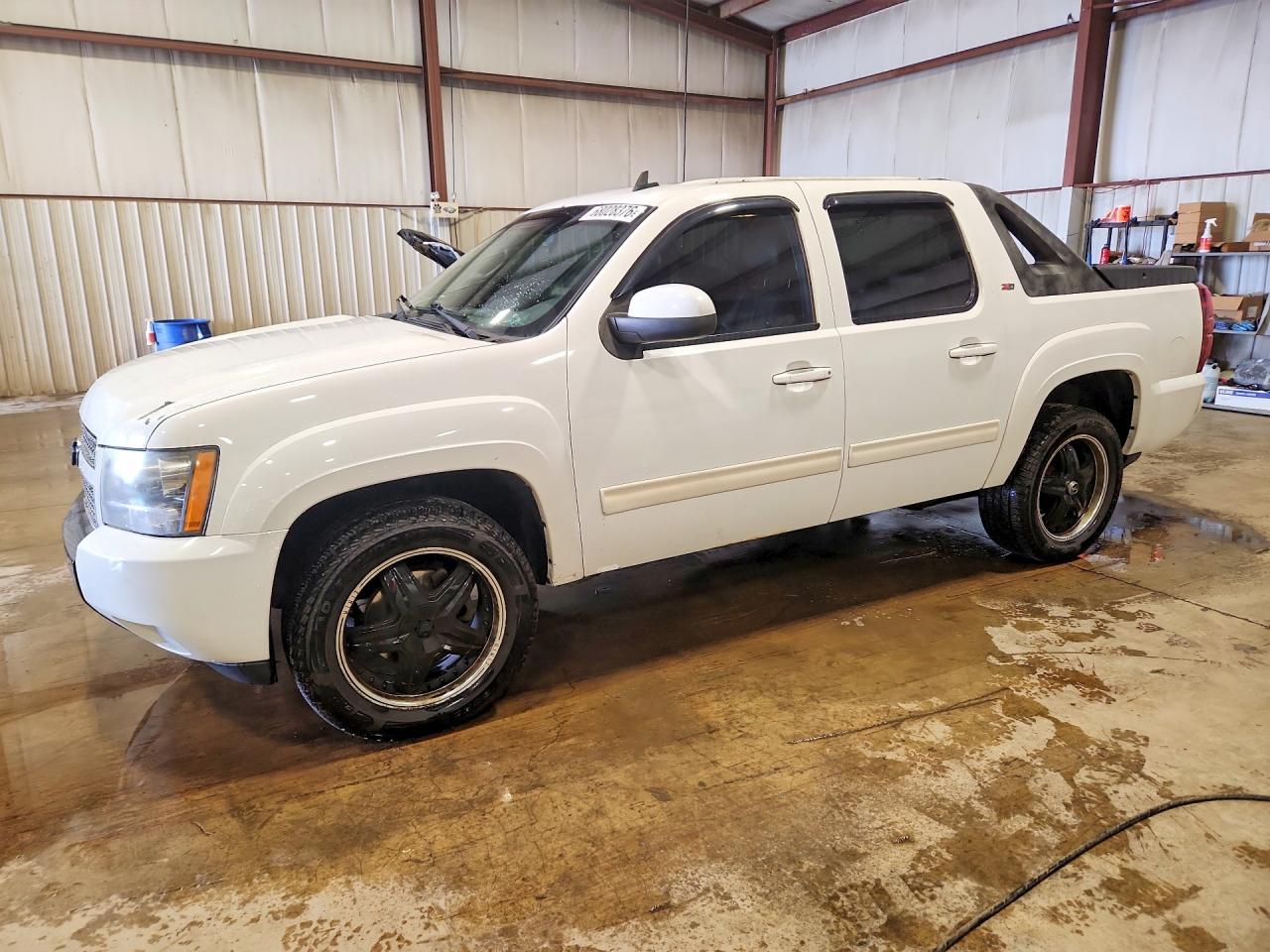 2010 CHEVROLET AVALANCHE LT | 3GNVKFE01AG225544 | UPCARS