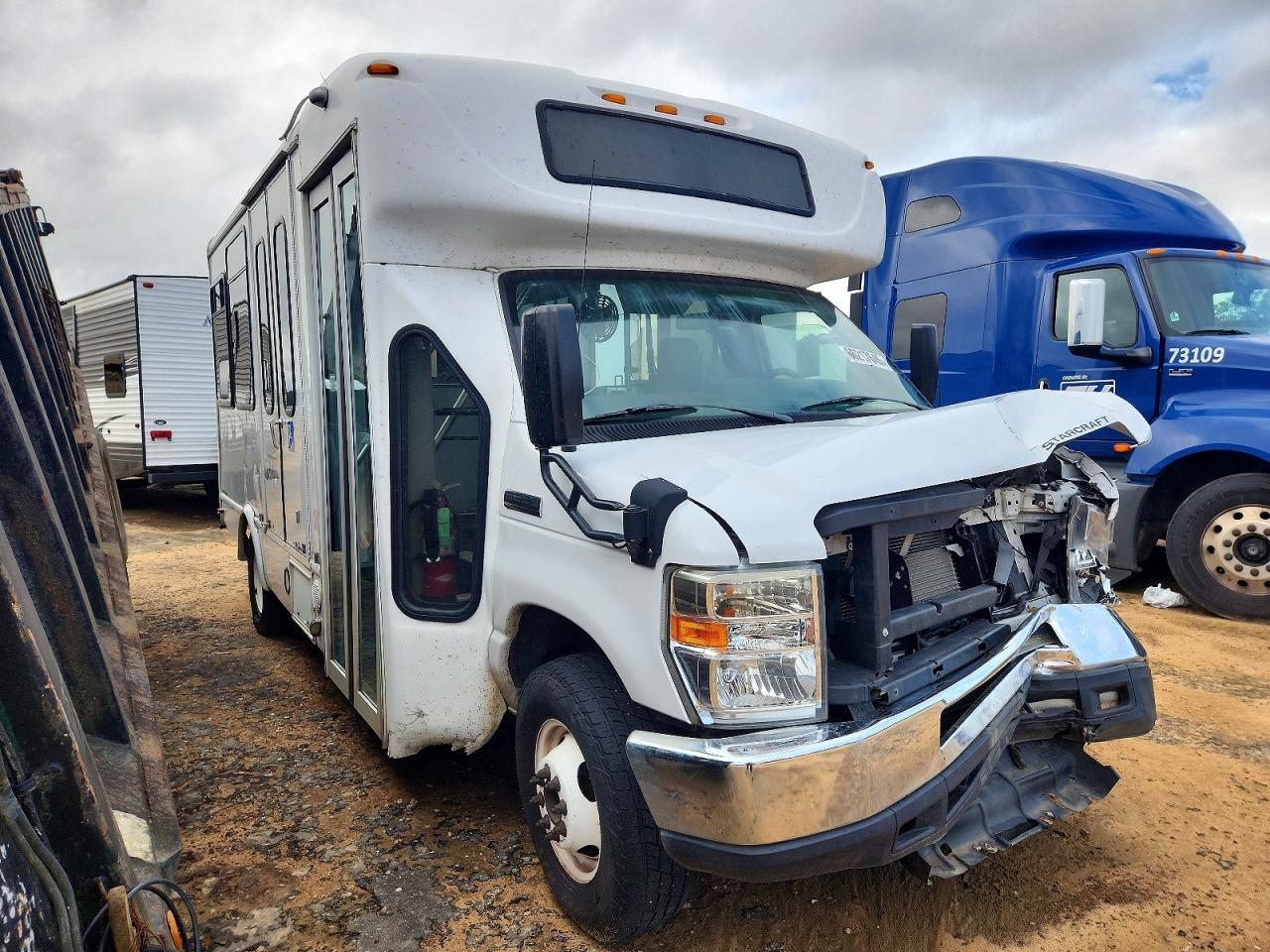 2018 FORD ECONOLINE SHUTTLE BUS | 1FDEE3FS1JDC24112 | UPCARS