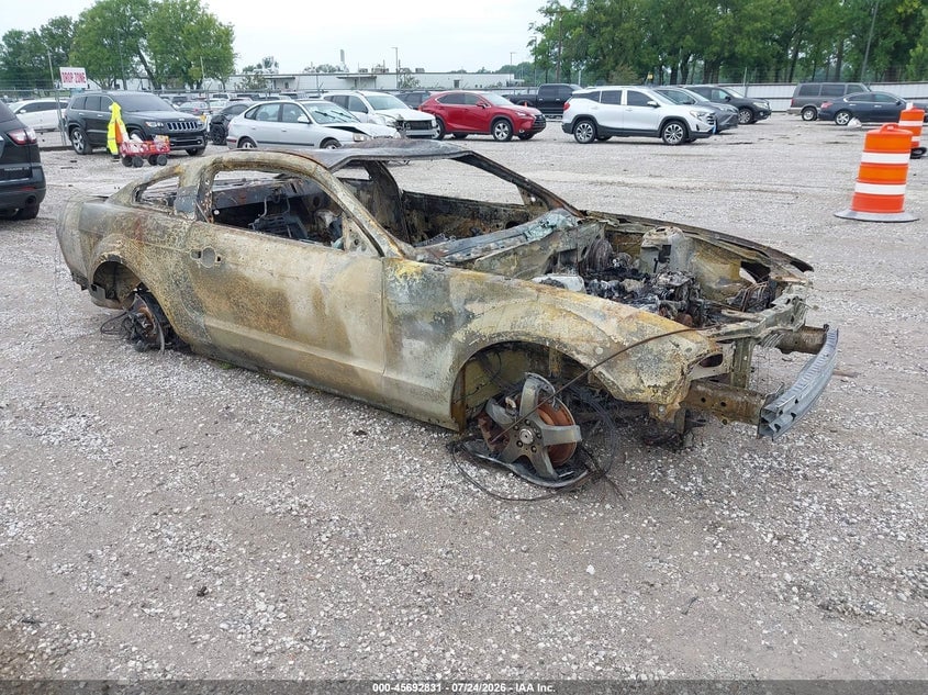 2005 FORD MUSTAN GT DELUXE/GT PREMIUM | 1ZVHT82H055192961 | UPCARS