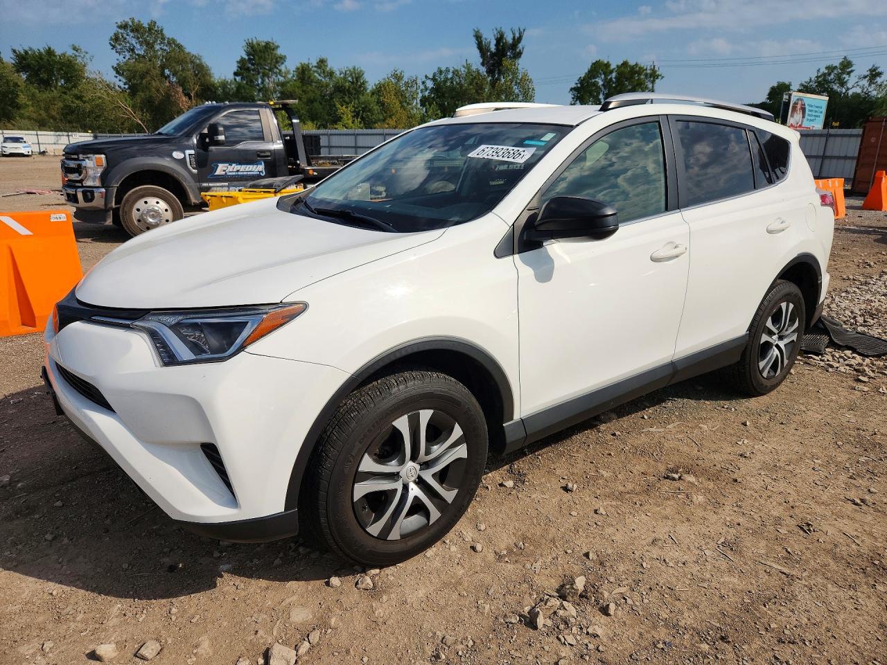 2018 TOYOTA RAV4 LE | JTMBFREV1JJ251590 | UPCARS