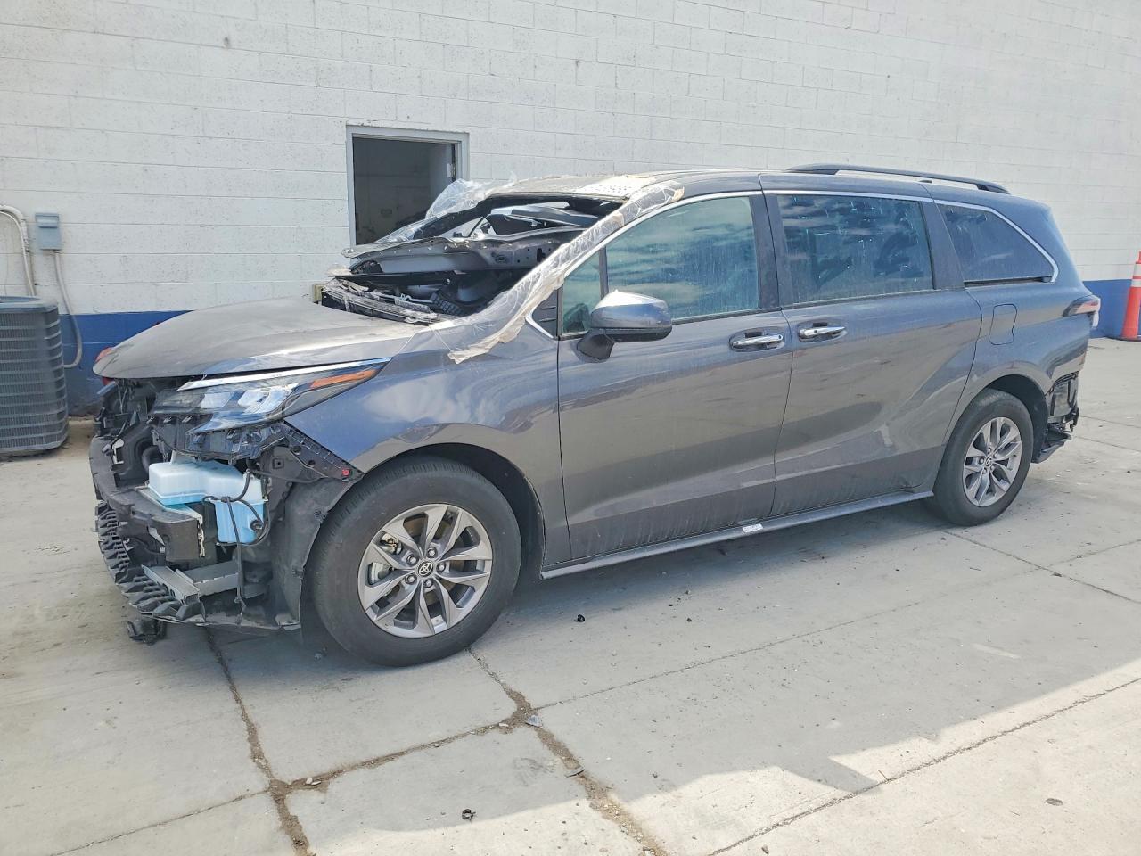 2025 TOYOTA SIENNA XLE 7-PASSENGER | 5TDYRKEC6SS226163 | UPCARS