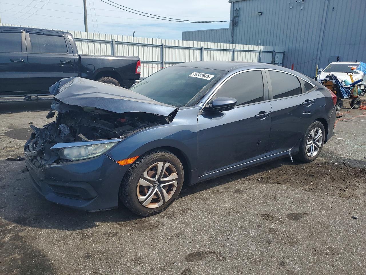 2018 HONDA CIVIC LX | 19XFC2F56JE032461 | UPCARS