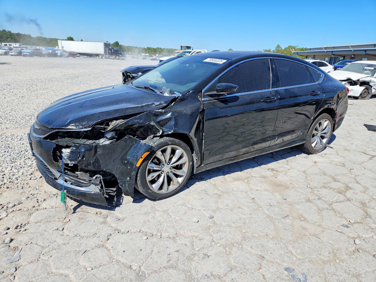 2015 CHRYSLER 200 LIMITED | 1C3CCCAB8FN588543 | UPCARS