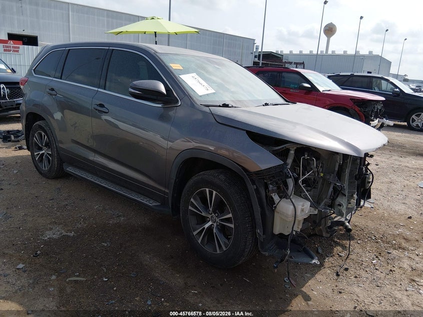2018 TOYOTA HIGHLANDER LE PLUS | 5TDZZRFH2JS250188 | UPCARS