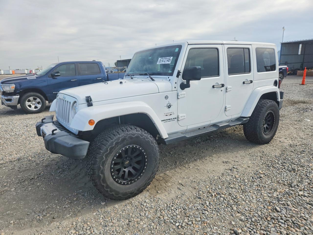 2017 JEEP WRANGLER SAHARA | 1C4BJWEGXHL690591 | UPCARS