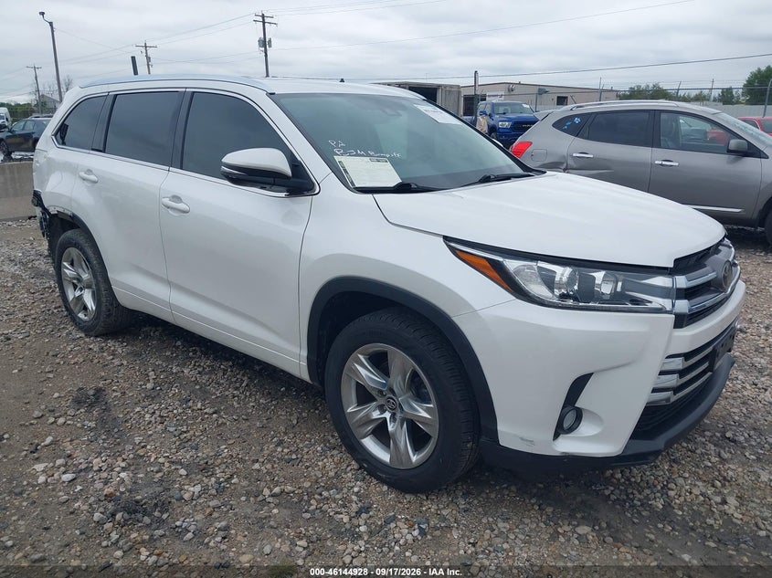 2018 TOYOTA HIGHLANDER LIMITED | 5TDYZRFH2JS240594 | UPCARS