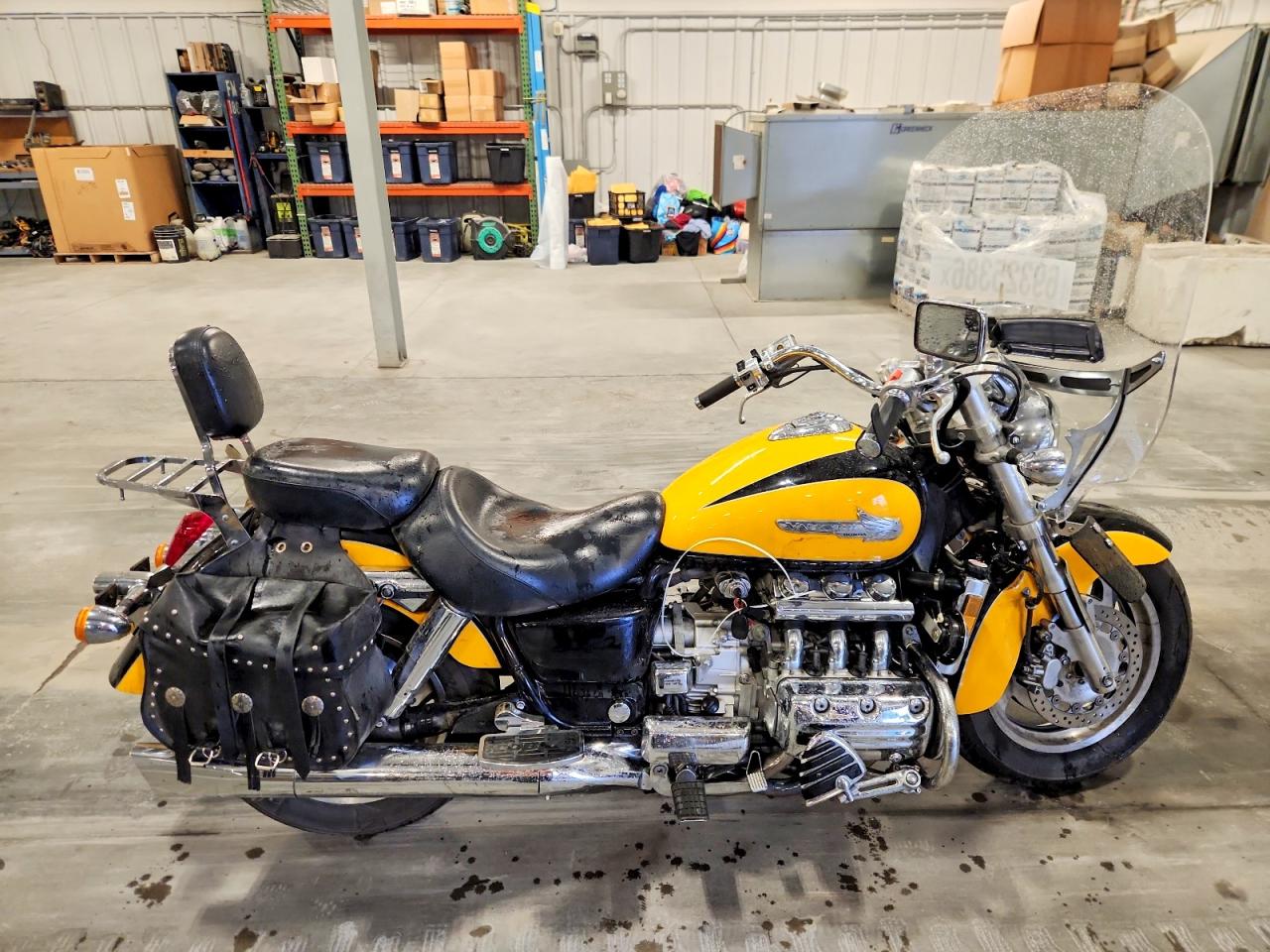 2000 HONDA GL CYCLE C/2 | 1HFSC3405YA300947 | UPCARS
