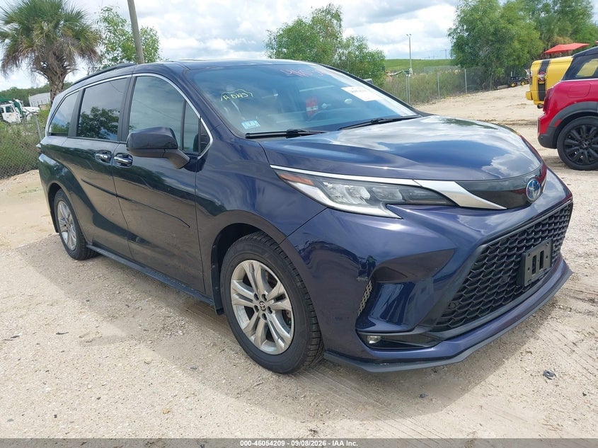 2022 TOYOTA SIENNA XSE | 5TDDSKFC1NS067736 | UPCARS