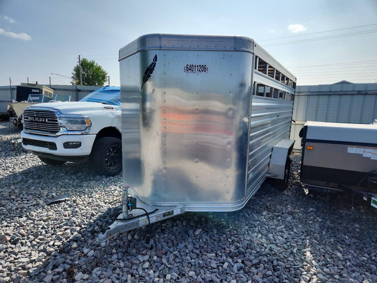 2017 FEATHELIGH TRAILERS 2016 FEATHERLITE 8107-6716-STD LIVESTOCK TRAILER | 4FGA21621HC143900 | UPCARS