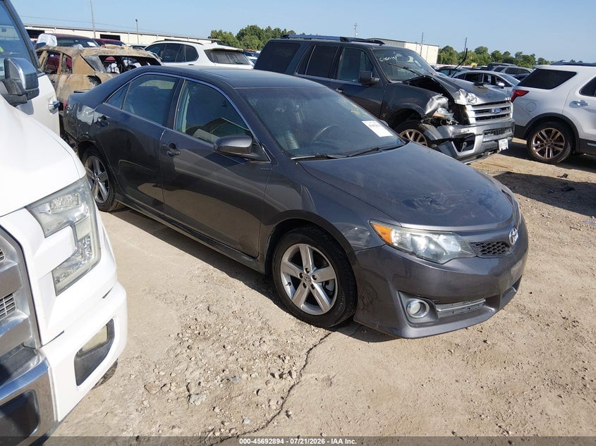 2014 TOYOTA CAMRY SE | 4T1BF1FK0EU848378 | UPCARS