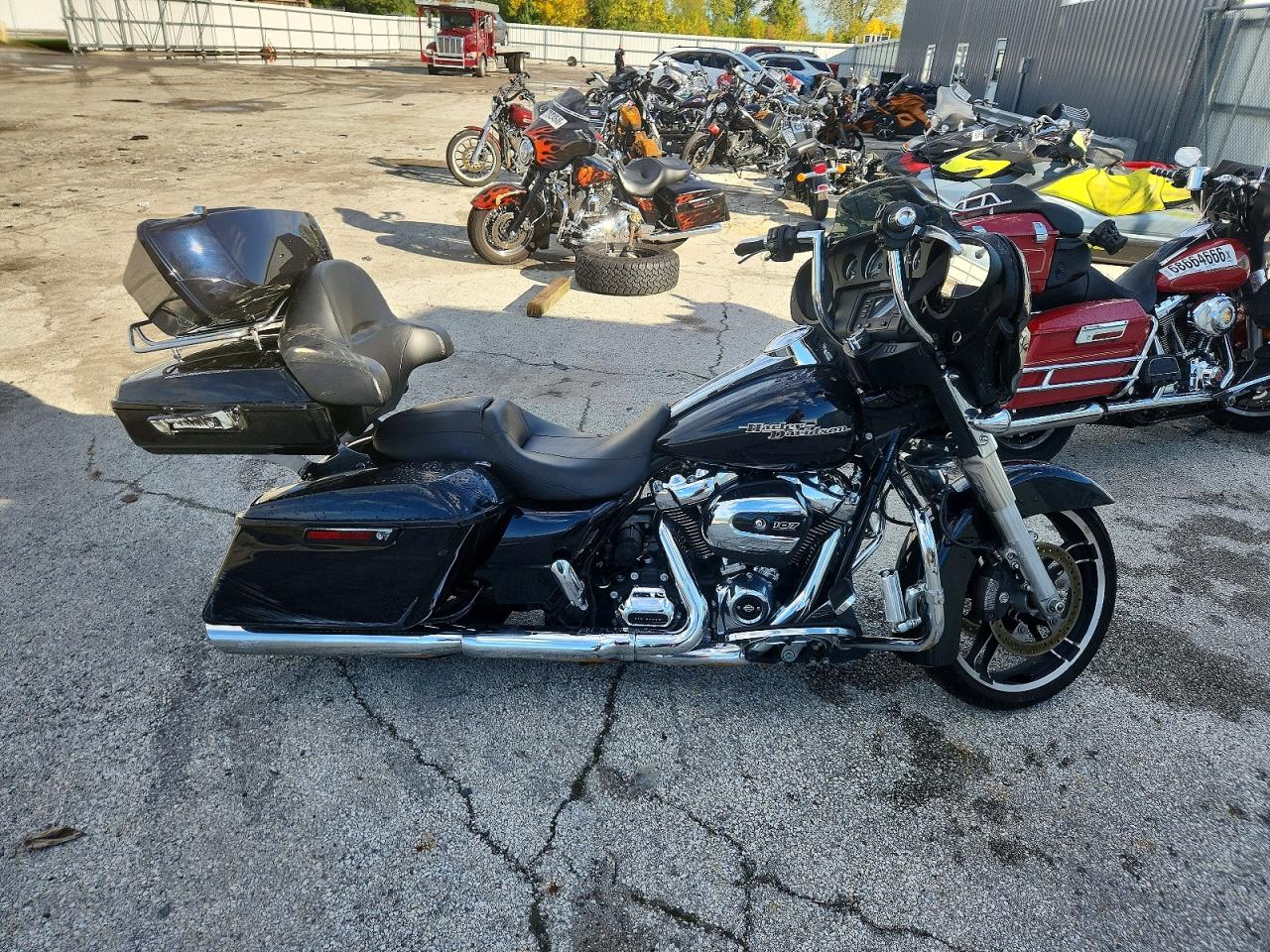 2019 HARLEY-DAVIDSON FL | 1HD1KBC14KB656500 | UPCARS