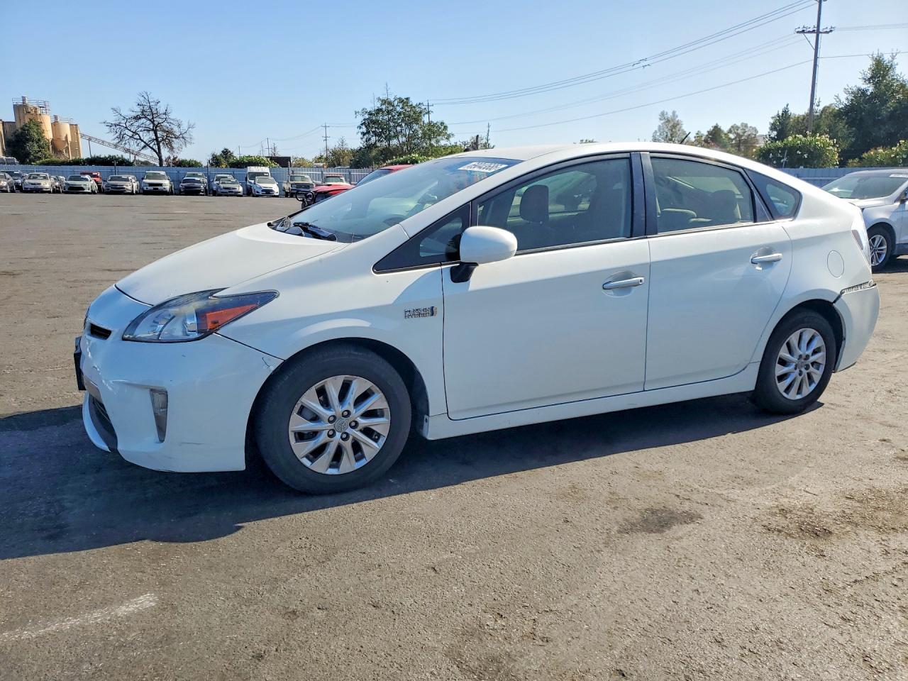 2015 TOYOTA PRIUS BASE | JTDKN3DPXF3071328 | UPCARS