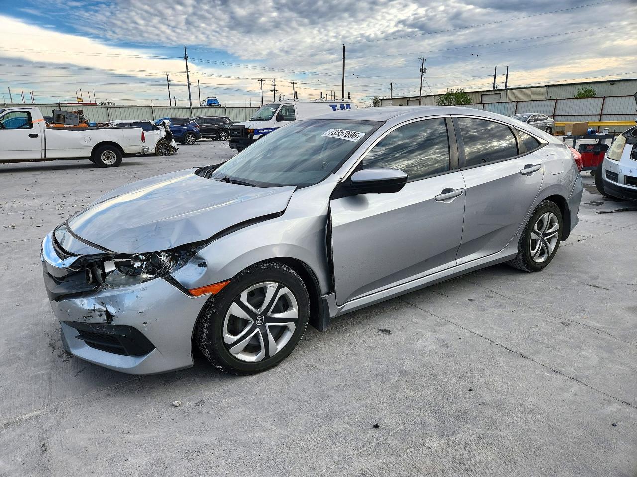 2018 HONDA CIVIC LX | 2HGFC2F56JH577968 | UPCARS