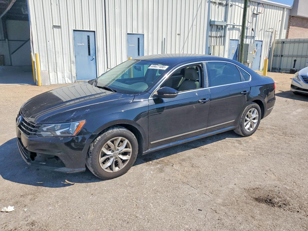 2016 VOLKSWAGEN PASSAT S | 1VWAS7A32GC049447 | UPCARS