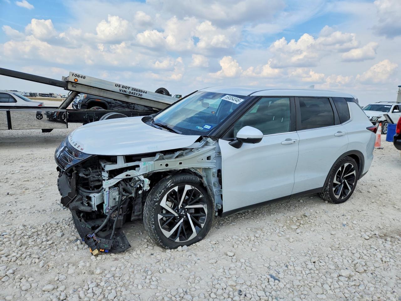 2023 MITSUBISHI OUTLANDER SE | JA4J3UA81PZ047948 | UPCARS
