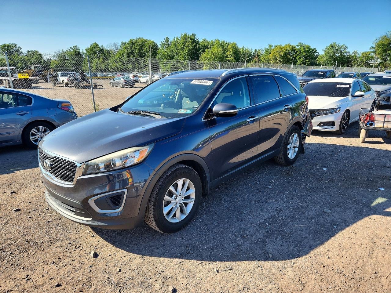 2016 KIA SORENTO LX | 5XYPG4A37GG056046 | UPCARS