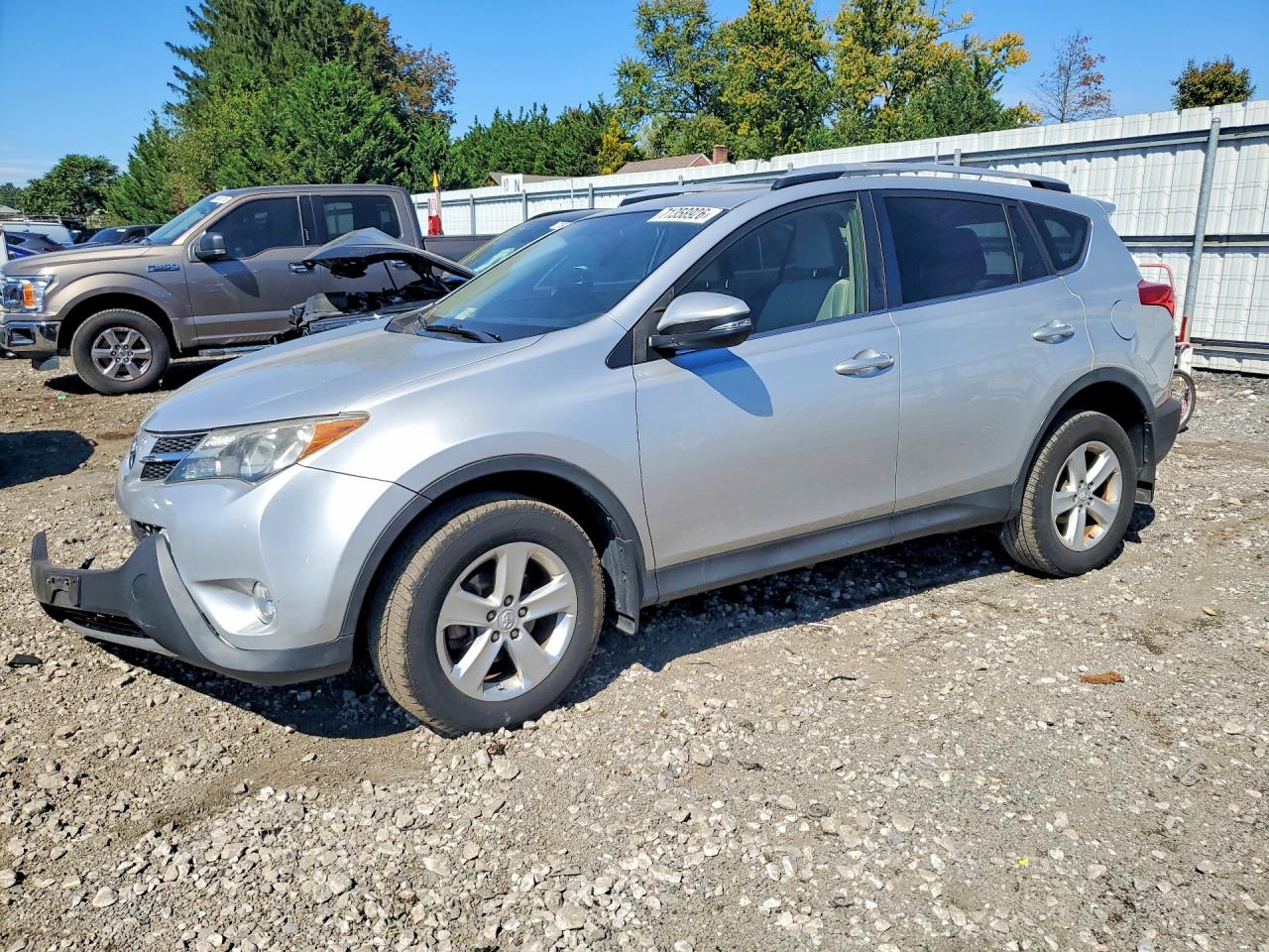 2014 TOYOTA RAV4 XLE | JTMRFREV3EJ002678 | UPCARS