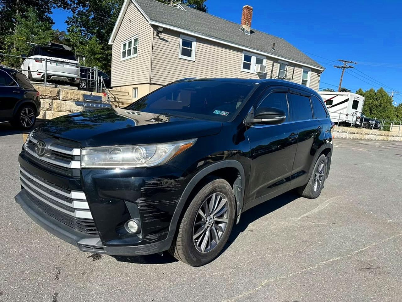 2019 TOYOTA HIGHLANDER XLE | 5TDJZRFHXKS606062 | UPCARS