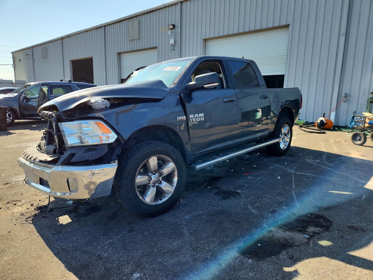 2019 RAM 1500 SLT | 1C6RR7LT8KS680711 | UPCARS