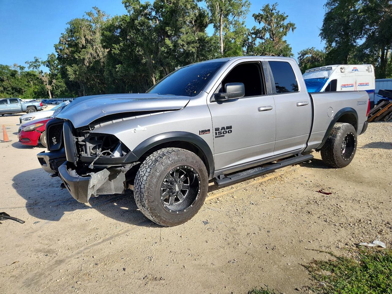 2019 RAM 1500 SLT | 1C6RR6GTXKS734093 | UPCARS