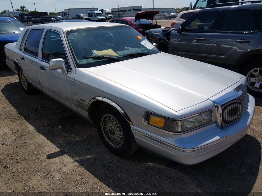 1996 LINCOLN TOWN CAR SGN/DMND ANV/CYPRESS/JN | 1LNLM82W3TY648645 | UPCARS