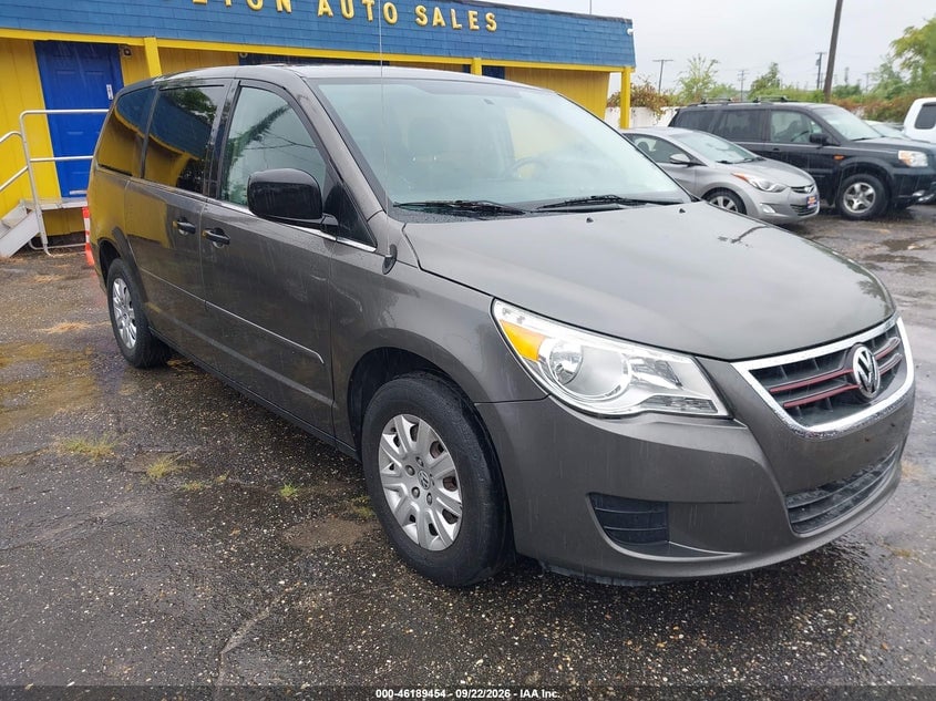 2010 VOLKSWAGEN ROUTAN S | 2V4RW4D10AR324689 | UPCARS
