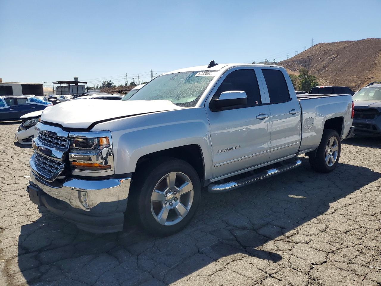 2017 CHEVROLET SILVERADO C1500 LT | 1GCRCREC0HZ180142 | UPCARS