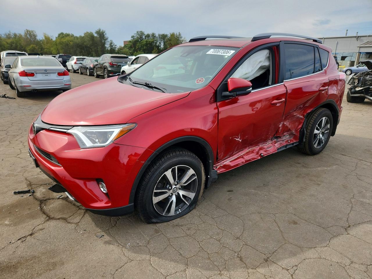 2017 TOYOTA RAV4 XLE | JTMRFREV1HJ167911 | UPCARS