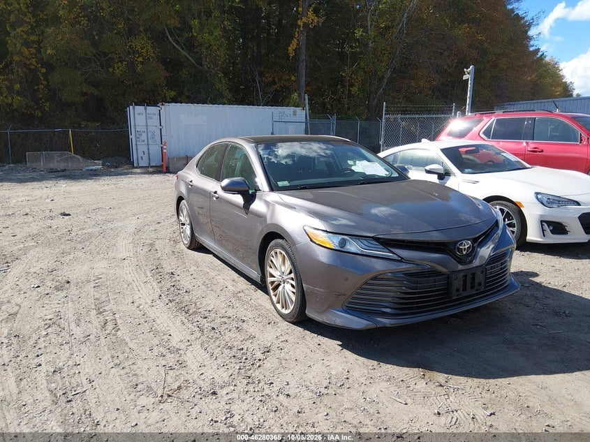 2018 TOYOTA CAMRY XLE | 4T1B11HKXJU063968 | UPCARS