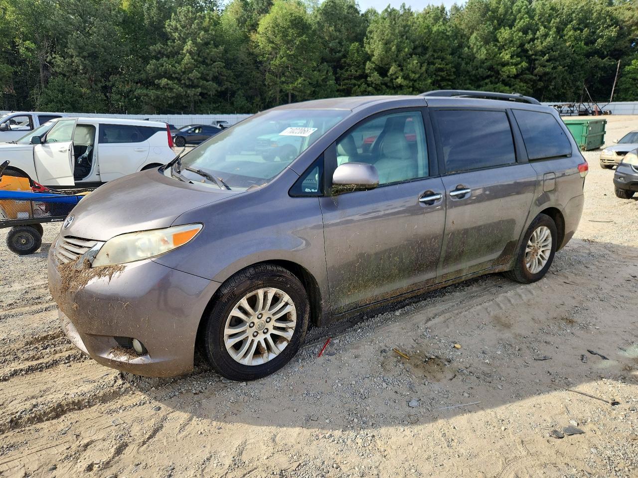 2011 TOYOTA SIENNA XLE 8-PASSENGER | 5TDYK3DC9BS104263 | UPCARS