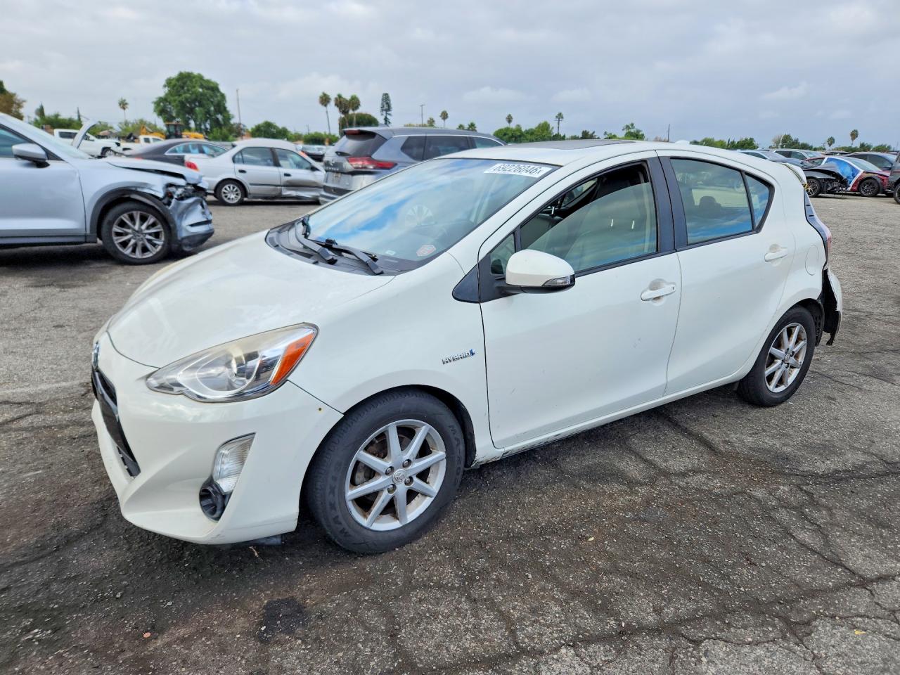 2015 TOYOTA PRIUS FOUR | JTDKDTB38F1100680 | UPCARS