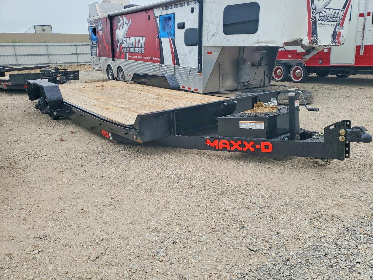 2026 MAXX D TRAILERS EQUIPMENT TRAILER | 5R8BC2026TM140654 | UPCARS