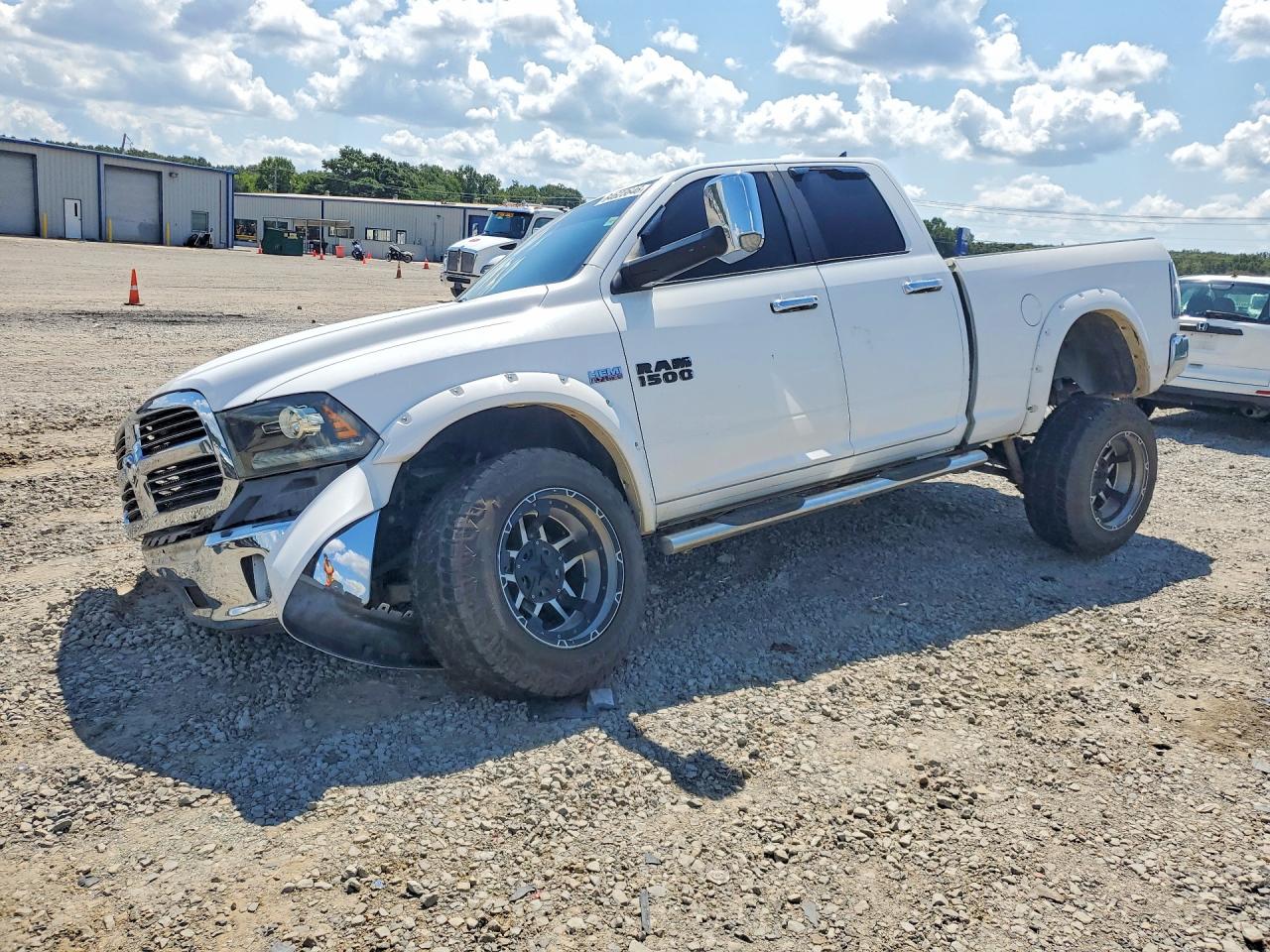 2017 RAM 1500 SLT | 1C6RR6GT9HS651151 | UPCARS