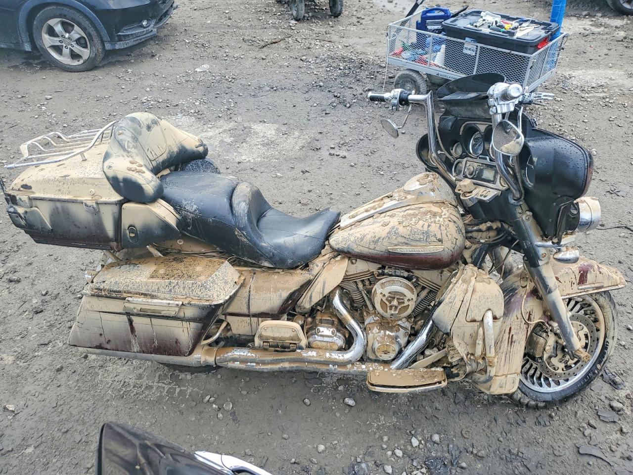 2011 HARLEY-DAVIDSON FL | 1HD1KEM17BB627170 | UPCARS