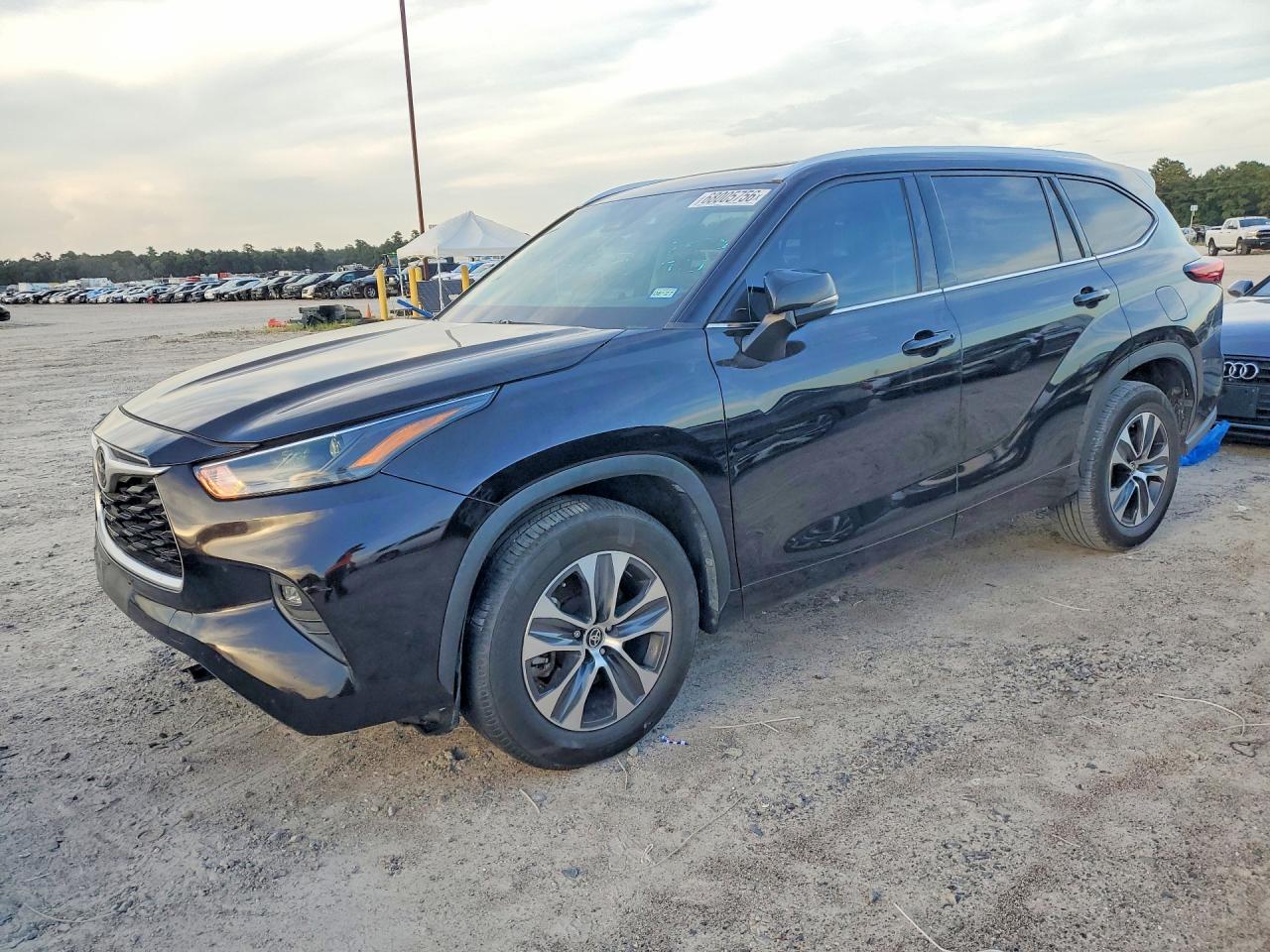 2022 TOYOTA HIGHLANDER XLE | 5TDGZRAH2NS125728 | UPCARS