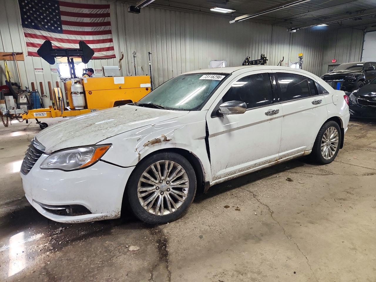 2013 CHRYSLER 200 LIMITED | 1C3CCBCG5DN504680 | UPCARS