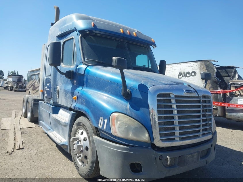 2014 FREIGHTLINER CASCADIA 125 | 3AKJGLD5XESFX4778 | UPCARS