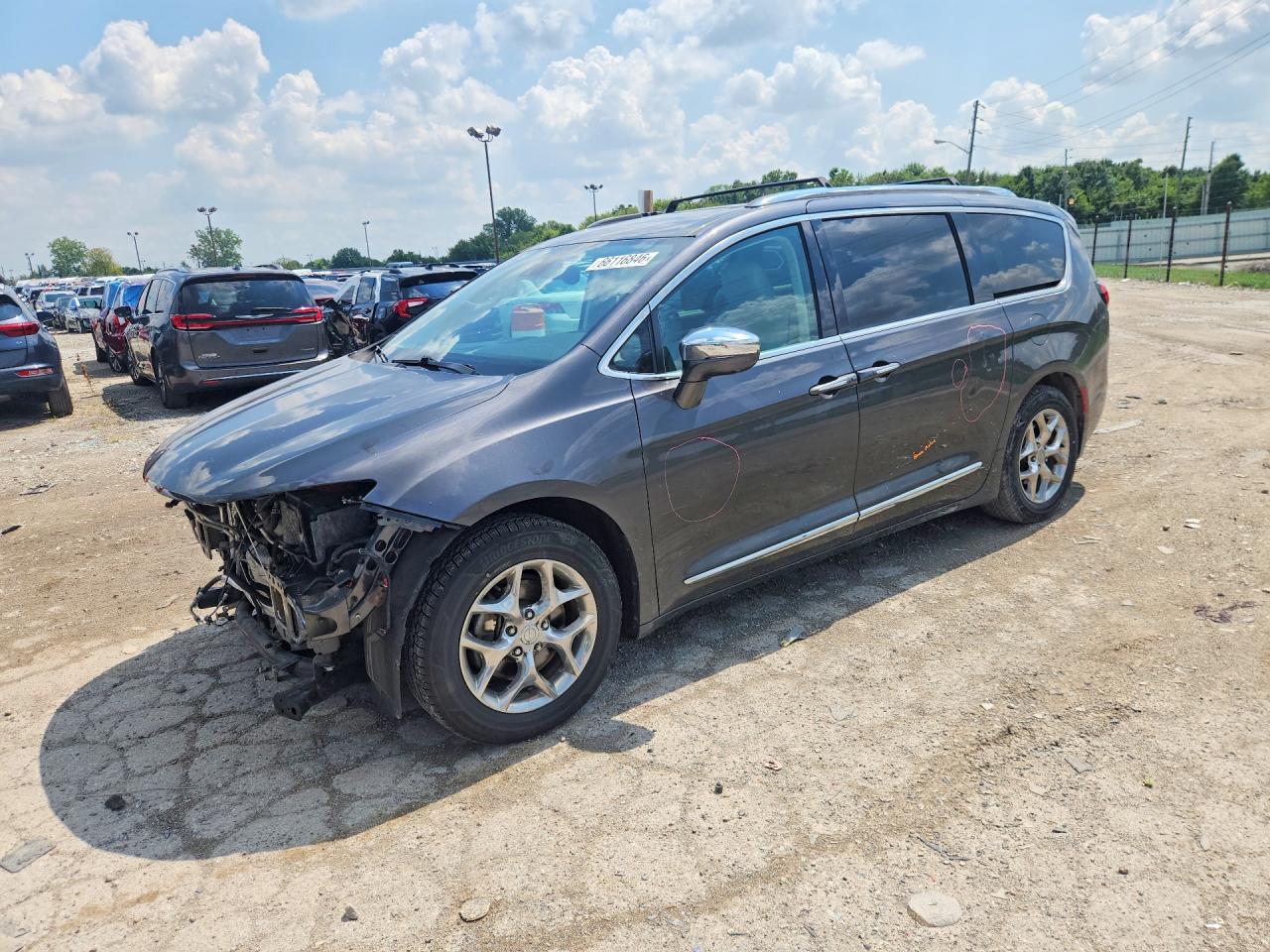 2017 CHRYSLER PACIFICA LIMITED | 2C4RC1GGXHR560830 | UPCARS