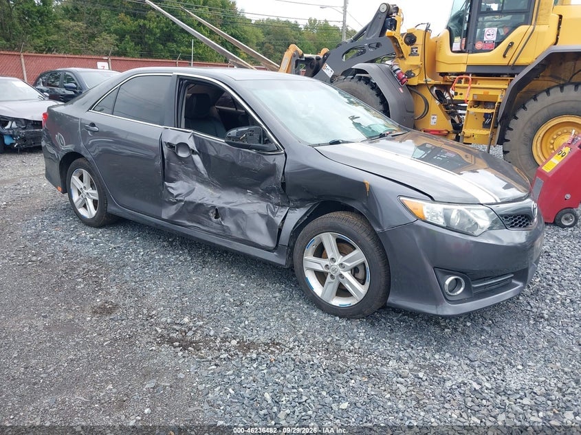 2014 TOYOTA CAMRY SE | 4T1BF1FK5EU823475 | UPCARS