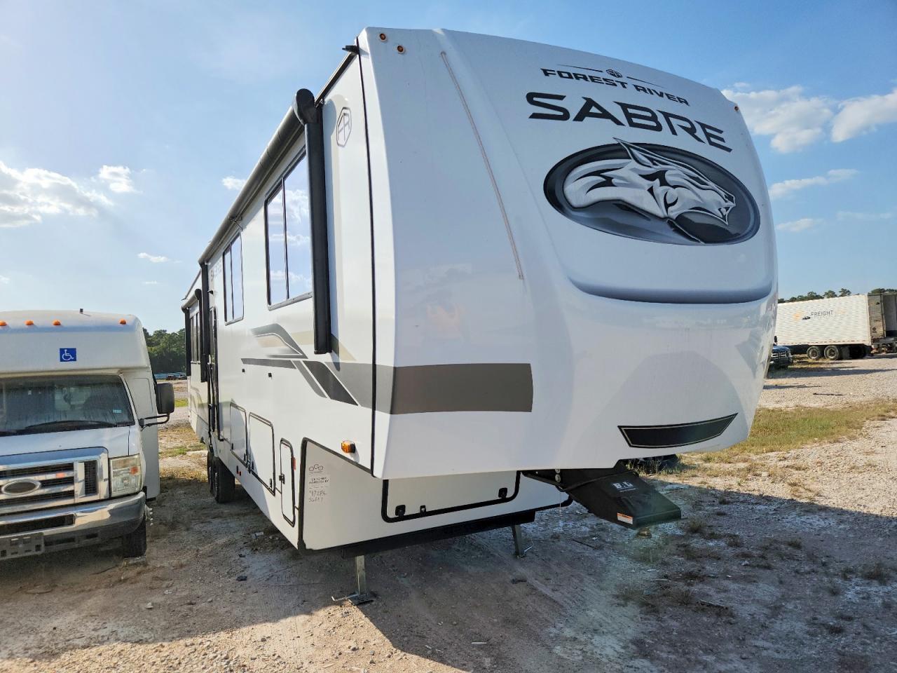2026 FORESRIVER SABRE FOREST RIVER  CAMPER | 5ZT3SR1B8T6117286 | UPCARS