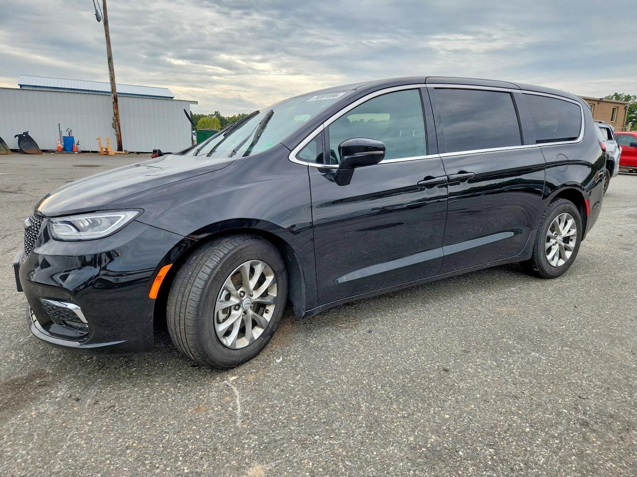 2026 CHRYSLER PACIFICA LIMITED | 2C4RC1GG3TR190393 | UPCARS