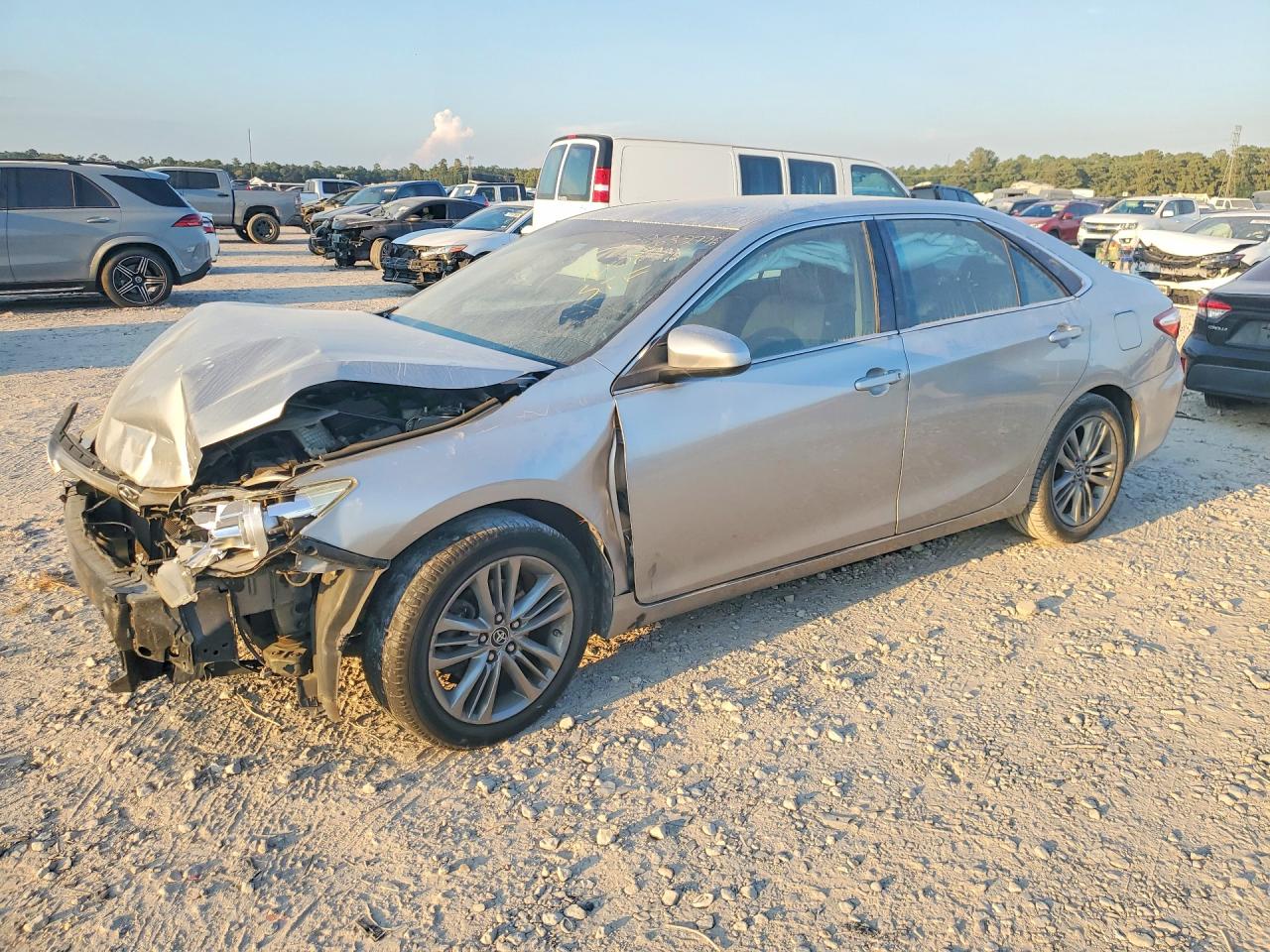 2015 TOYOTA CAMRY SE | 4T1BF1FK5FU915395 | UPCARS