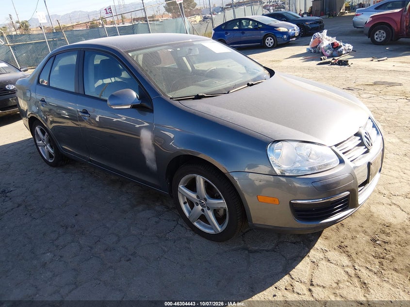 2010 VOLKSWAGEN JETTA LIMITED EDITION | 3VWAZ7AJ0AM145657 | UPCARS