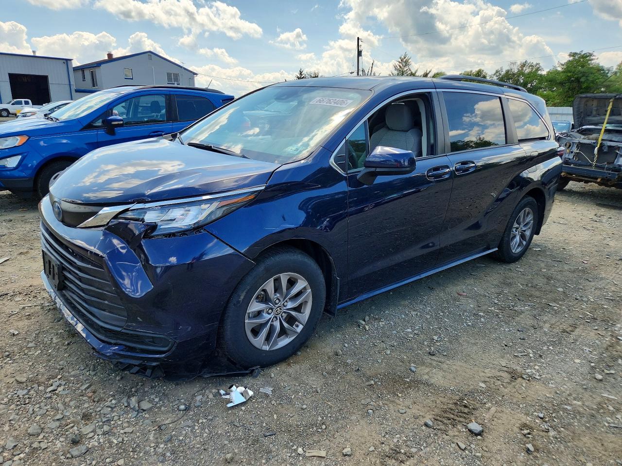 2023 TOYOTA SIENNA LE | 5TDKRKECXPS159645 | UPCARS