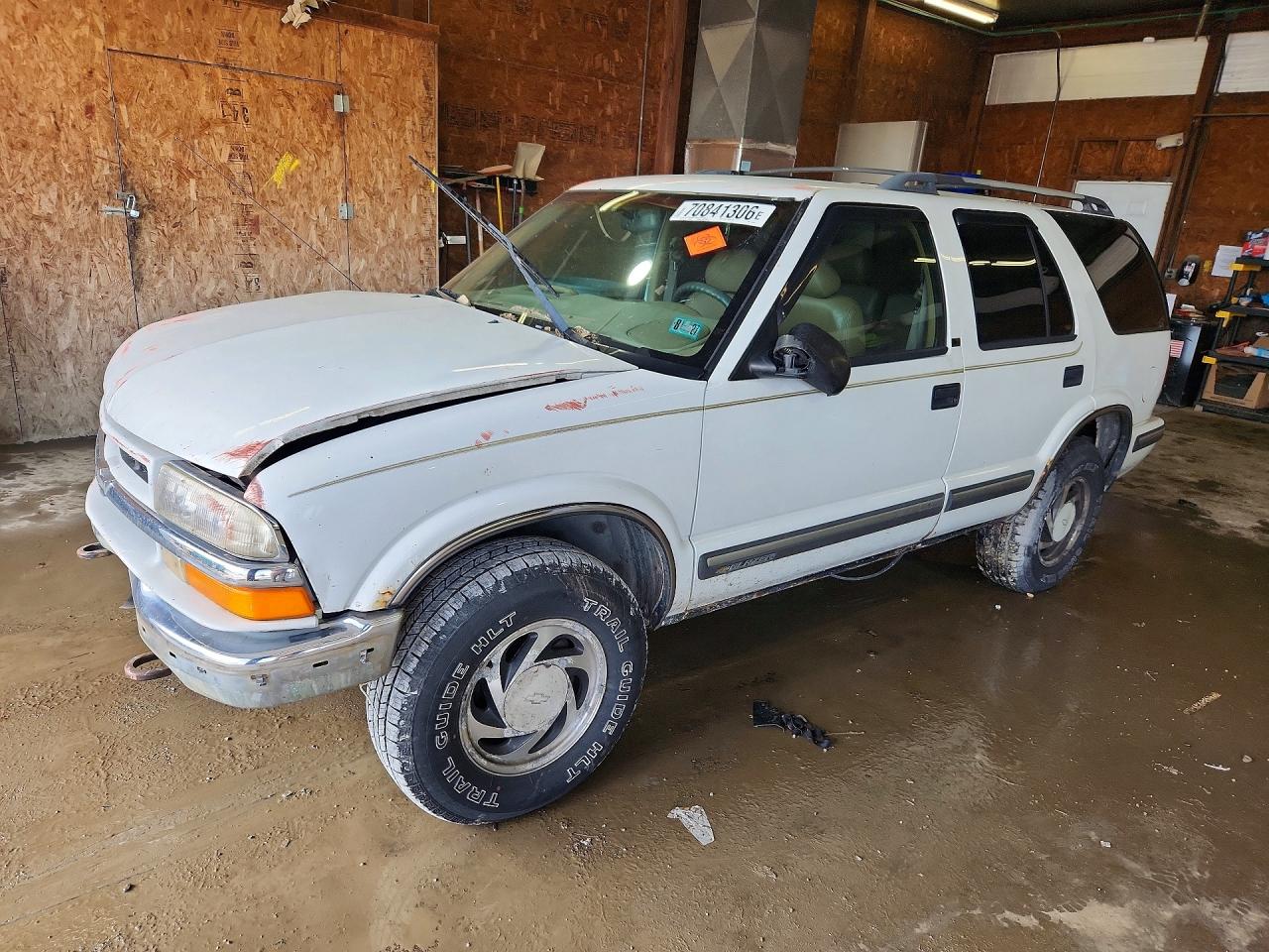 1998 CHEVROLET BLAZER | 1GNDT13W1W2143493 | UPCARS