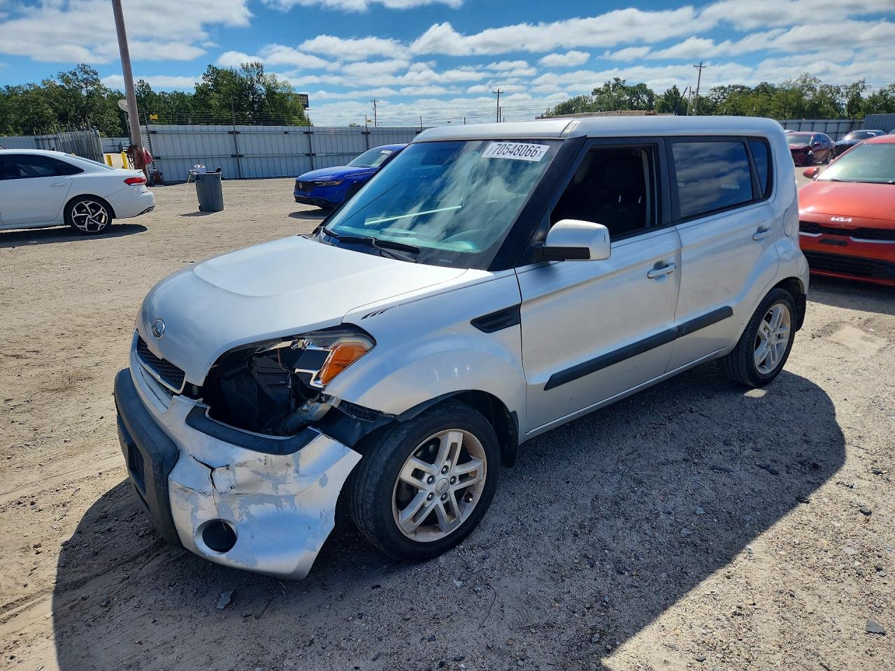 2011 KIA SOUL + | KNDJT2A20B7716236 | UPCARS